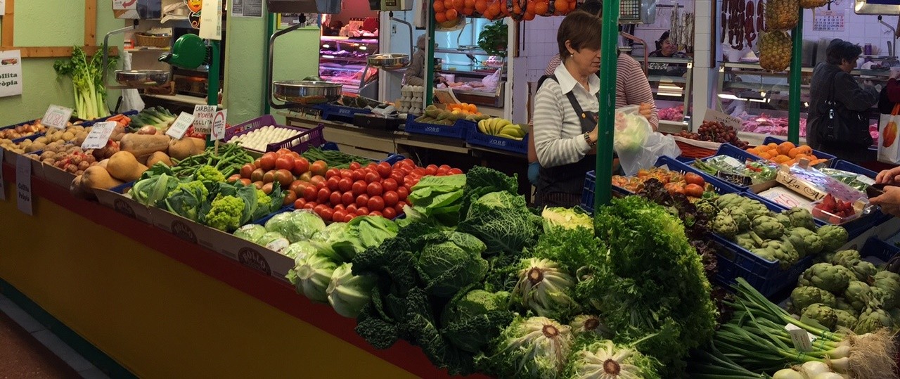 Obst und Gemüse Jobé in der städtischen Markthalle