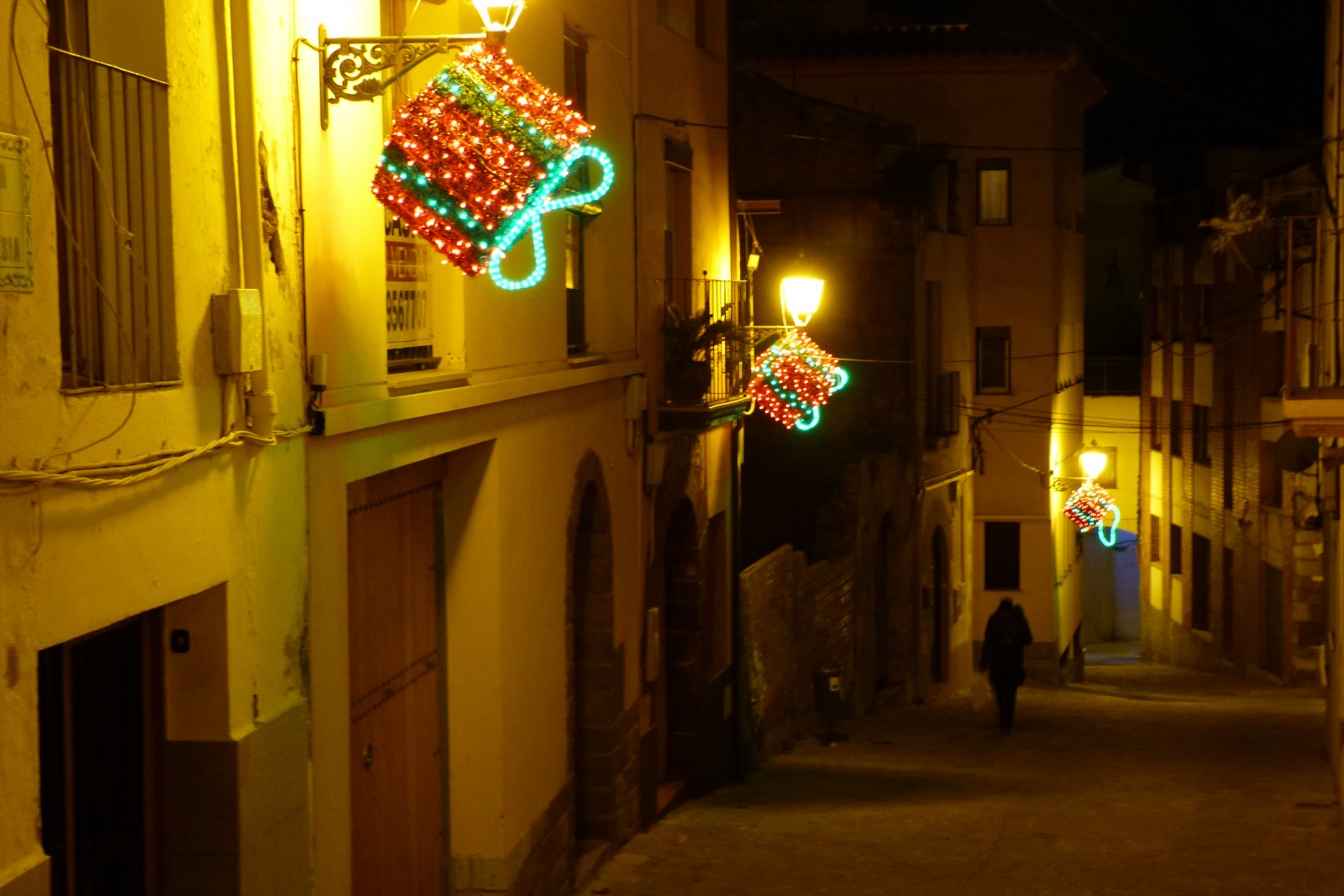 Il·luminació nadalenca al nucli antic. Foto: Georgina Muñoz